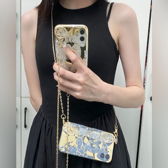 iPhone 13 Pro Max 6.7" with HD Screen Protector, Minnie Mouse with chain & stand - Picture 5 of 8